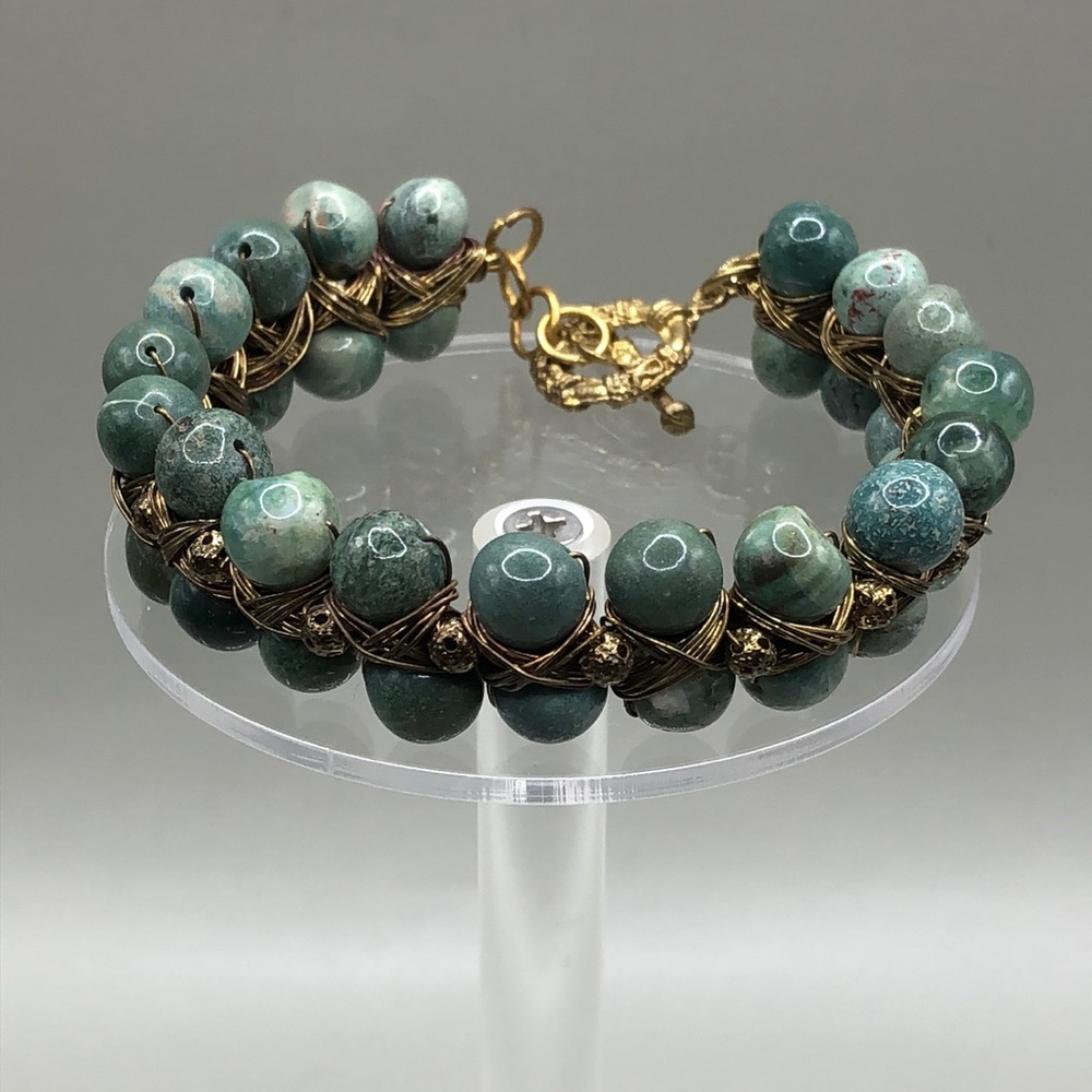 Artisan handcrafted green stone gemstone wire braid toggle clasp bracelet UNISEX